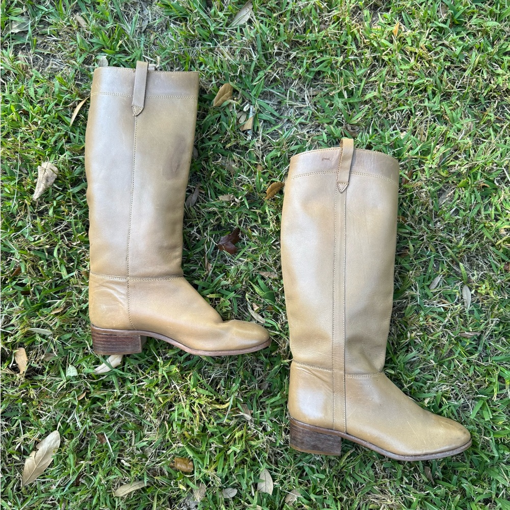 Vintage light tan riding boot. Genuine leather made in Uruguay.